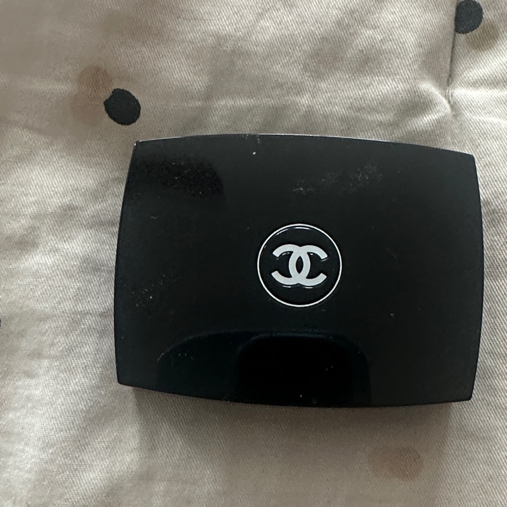 CHANEL Sleek Black Makeup Compact